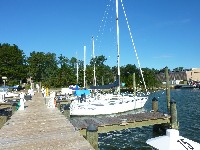 boat waiting for crew (900x675, 181kb)